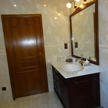Bed & Breakfast Le Chateau Des Eglantines Montignies-le-Tilleul