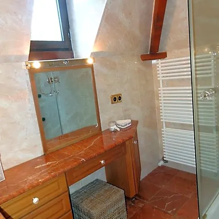 Le Chateau Des Eglantines Bed & Breakfast