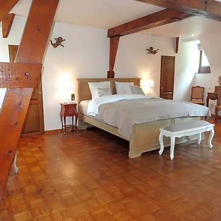 Le Chateau Des Eglantines Bed & Breakfast