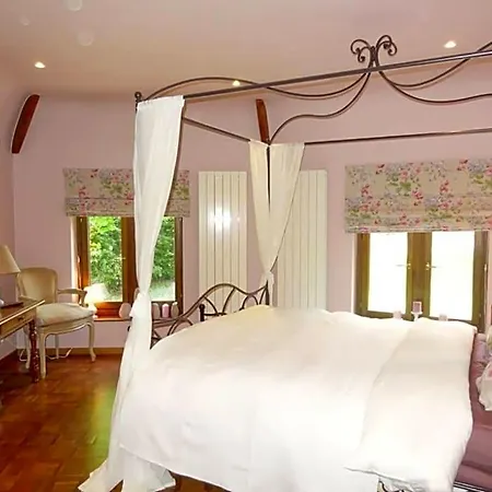 Le Chateau Des Eglantines 3*